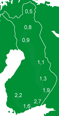 Laskeuman cesium-137-vuosisummat vuonna 2011 becquereliä neliömetriä kohti eri paikkakunnilla. Paikkojen väliset erot johtuvat Tšernobyl-laskeuman epätasaisesta jakaantumisesta. Maanpinnalta nousee ilmaan uudelleen pölyä, joka sitten laskeutuu yleensä sateen mukana keräysastiaan.